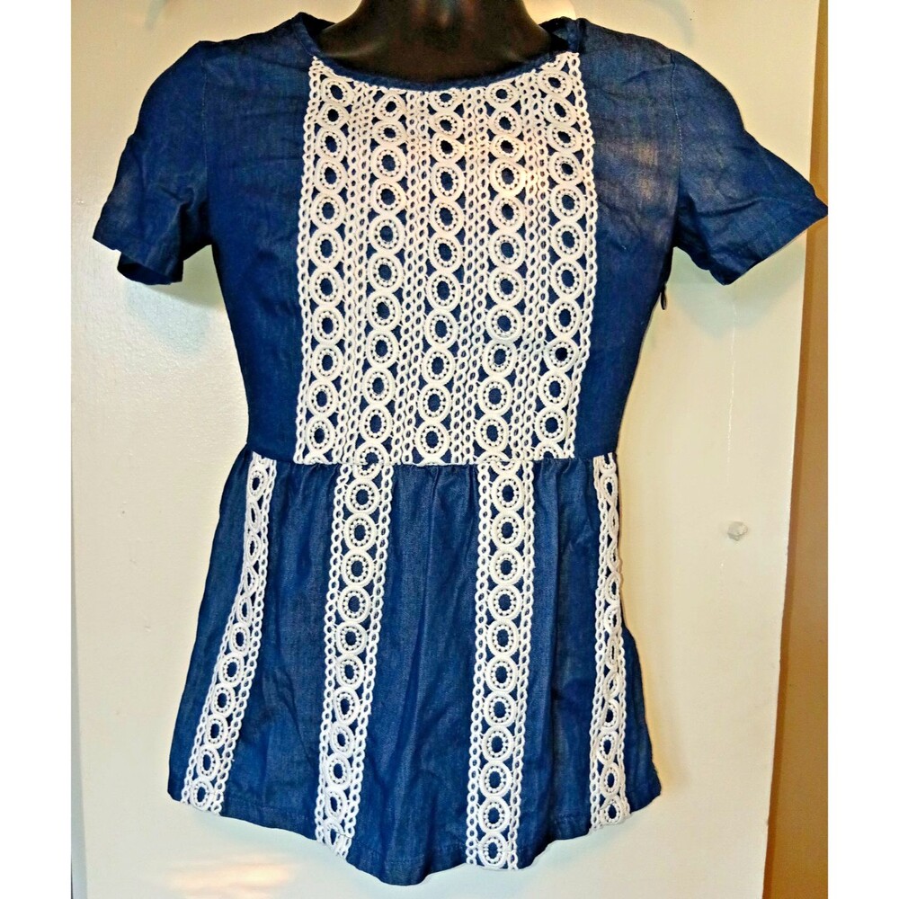 Womens Blue Denim Pullover Blouse White Lace Panels Short Sleeve Size Small Boho